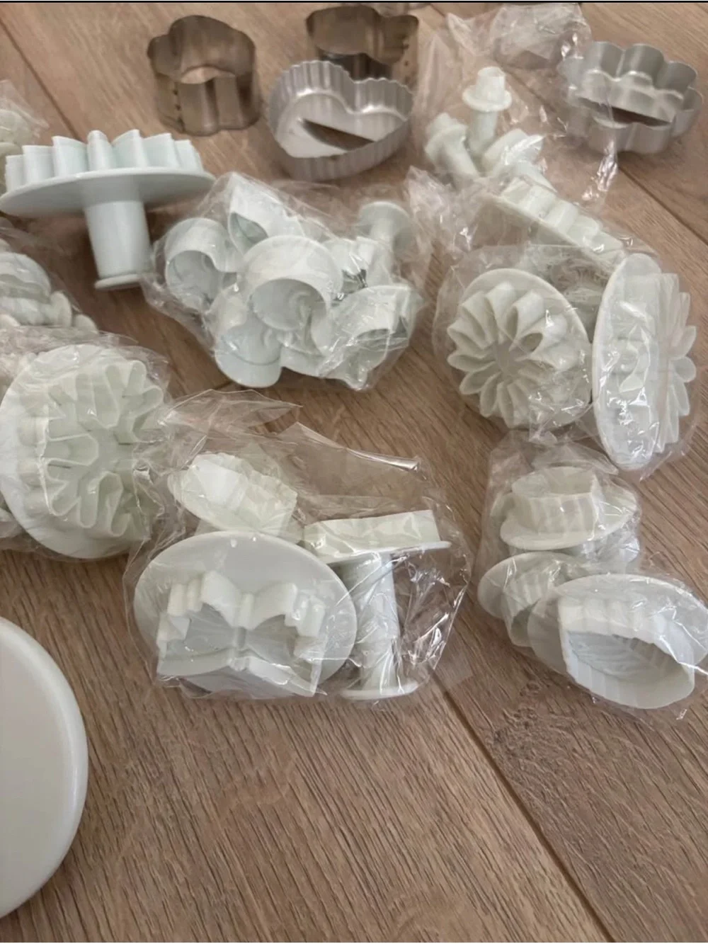 N/A set white